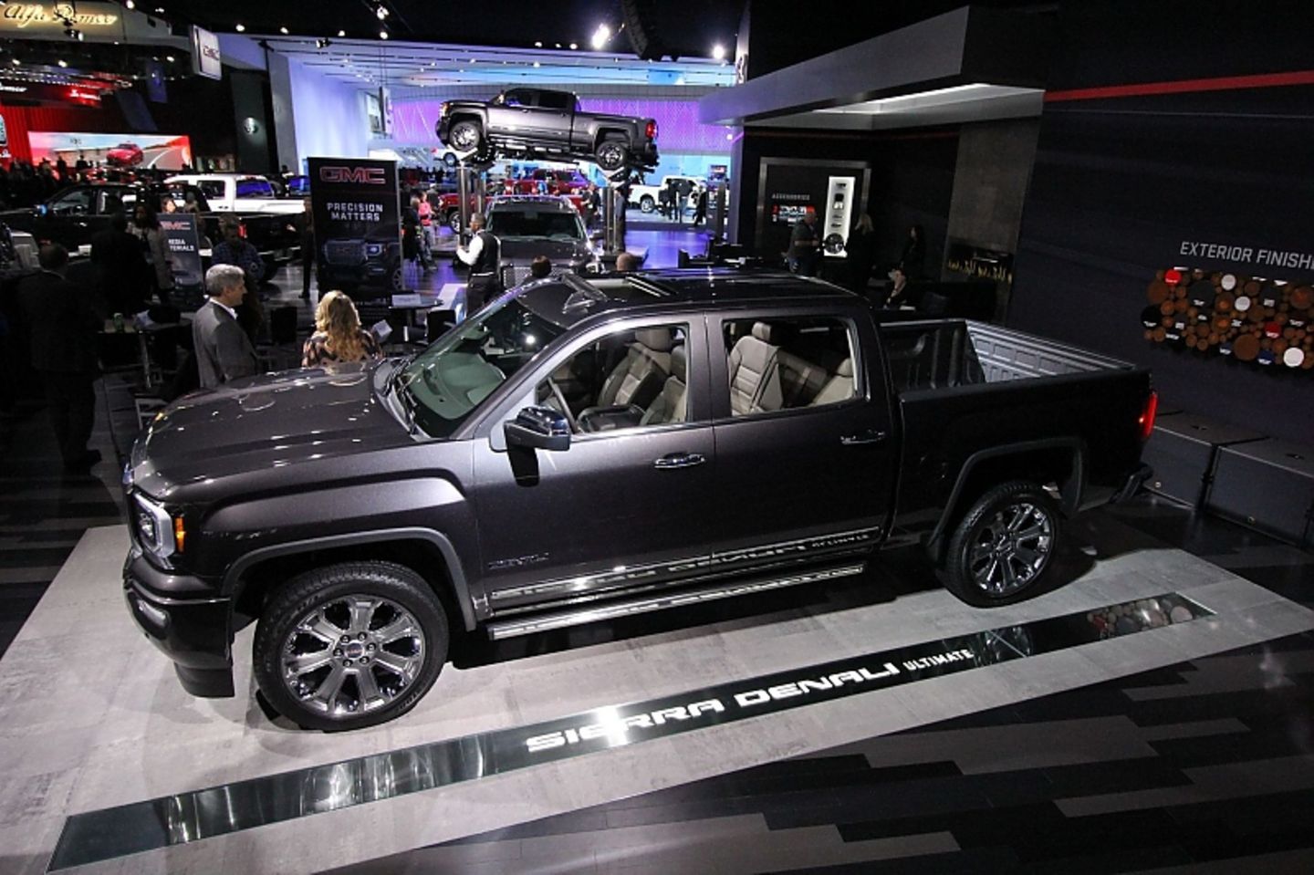Der GMC Denali Ultimate kann schwere Lasten schleppen