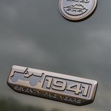 Zu erkennen sind die Sondereditionen an der Plakette und...