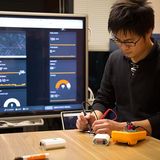 Zur Not wird auch mal selbst Hand angelegt und ein Chip zusammengelötet.