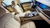 Der Fahrersitz des Genesis G90 ist 22fach verstellbar