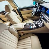 Der Fahrersitz des Genesis G90 ist 22fach verstellbar