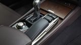 Die CVT-Automatik des Lexus GS 450h reagiert nicht gerade spontan und spritzig