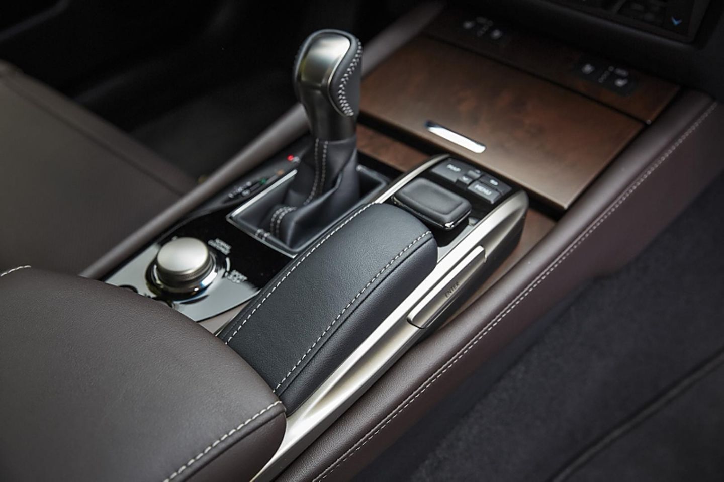 Die CVT-Automatik des Lexus GS 450h reagiert nicht gerade spontan und spritzig
