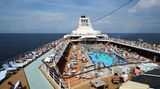 Auf dem Aqua-Deck von "Mein Schiff 1"