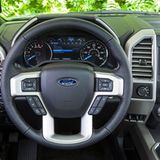 Das Cockpit des Ford F150.