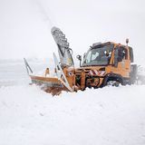 Der Unimog zieht seine Spur