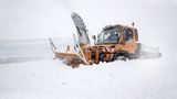 Der Unimog zieht seine Spur