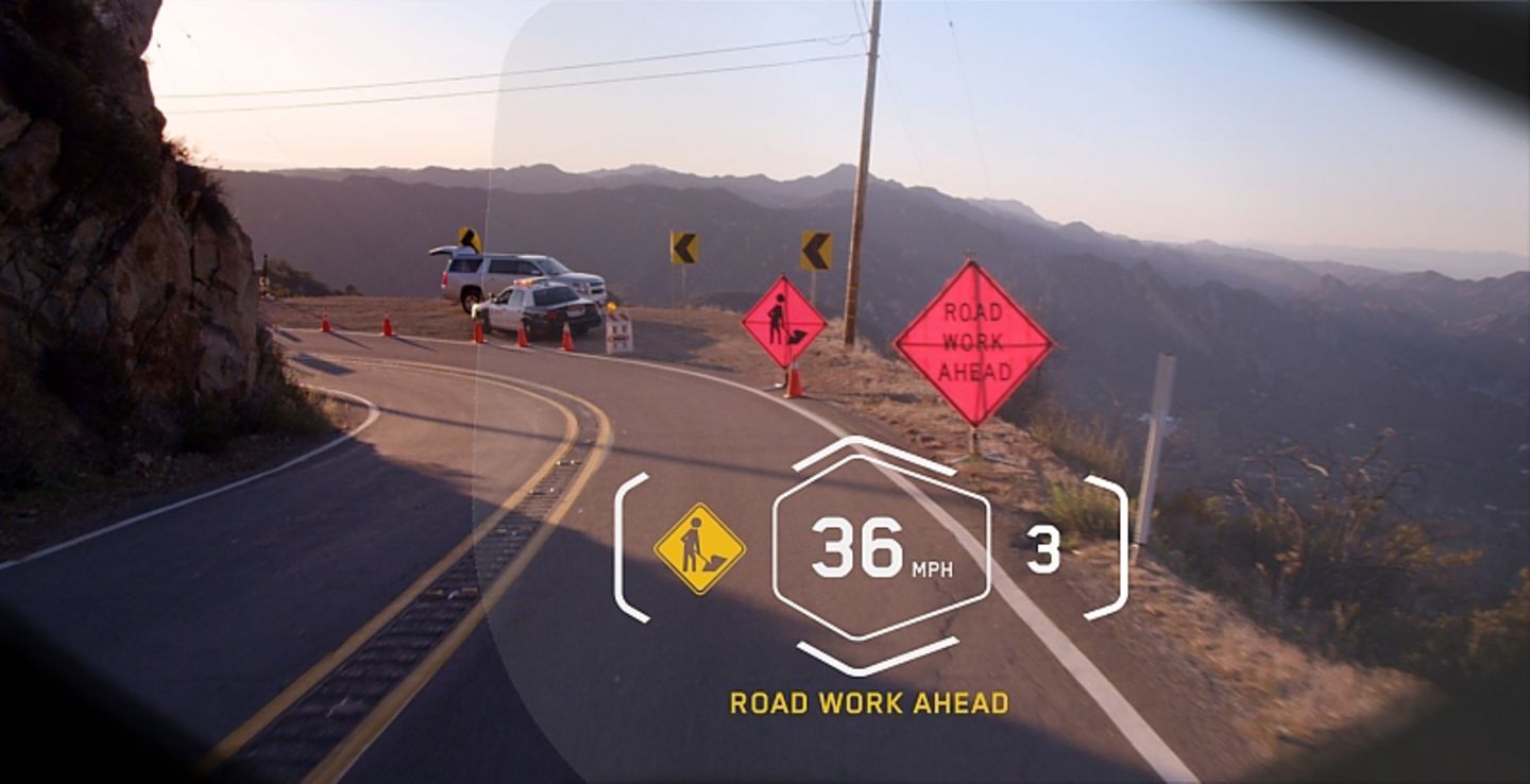 BMW Zukunftshelm mit Head Up Display