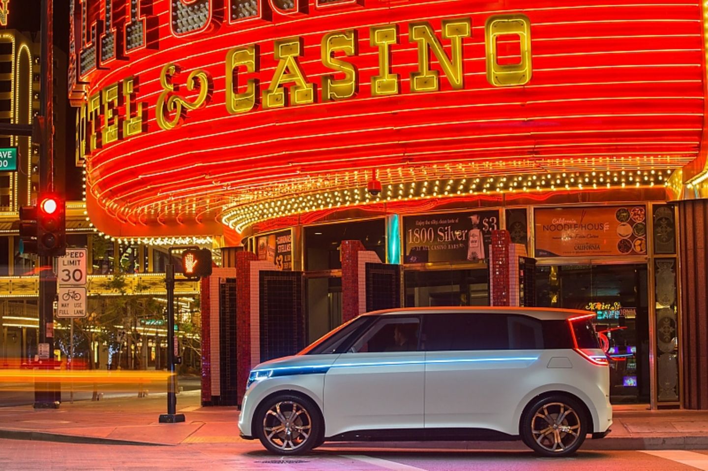 VW Budd-e - unterwegs auf den Straßen von Las Vegas
