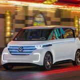 VW Budd-e - das Akkupaket im Boden wiegt rund 600 Kilogramm