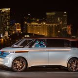 VW Budd-e vor der Skyline von Las Vegas
