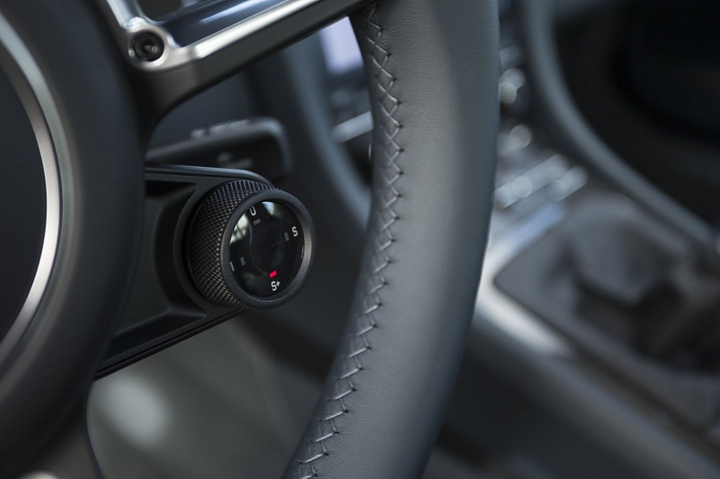 Porsche Carrera 4S - hier lassen sich die Fahrprogramme einstellen