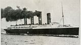 1906 bekam die "Augusta Victoria" Konkurrenz: Die "Lusitania" der Cunard Line war zusammen mit dem Schwesternschiff "Mauretania" schneller und größer. Beide verkehrten zwischen Liverpool und New York. Ein trauriges Ende nahm die "Lusitania", die im Ersten Weltkrieg von einem deutschen U-Boot vor der irischen Küste versenkt wurde. Bei der Katastrophe kamen fast 1200 Menschen ums Leben.