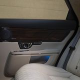 Im Fond geht es ebenso edel zu wie in der ersten Reihe.