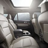 Auch im Fond geht es gemütlich zur Sache.