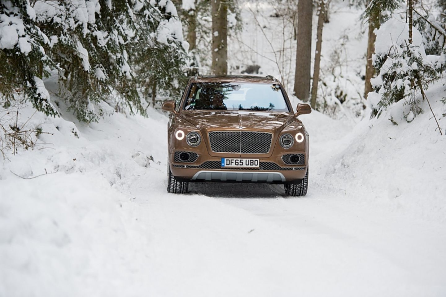 Bentley Bentayga 6.0 W12 - kostet mindestens 208.500 Euro