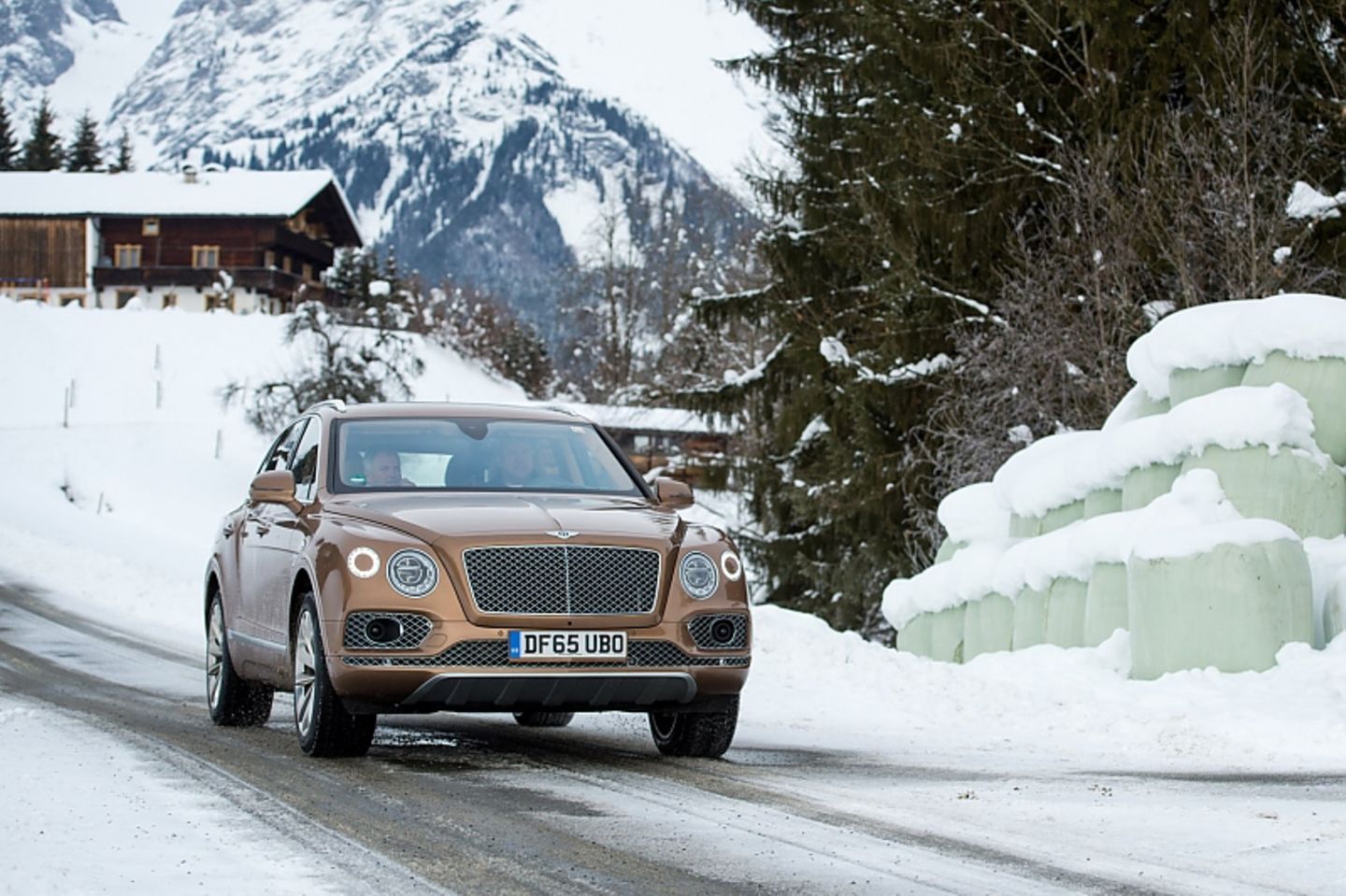 Bentley Bentayga 6.0 W12 - mit vollvariablem Allradantrieb