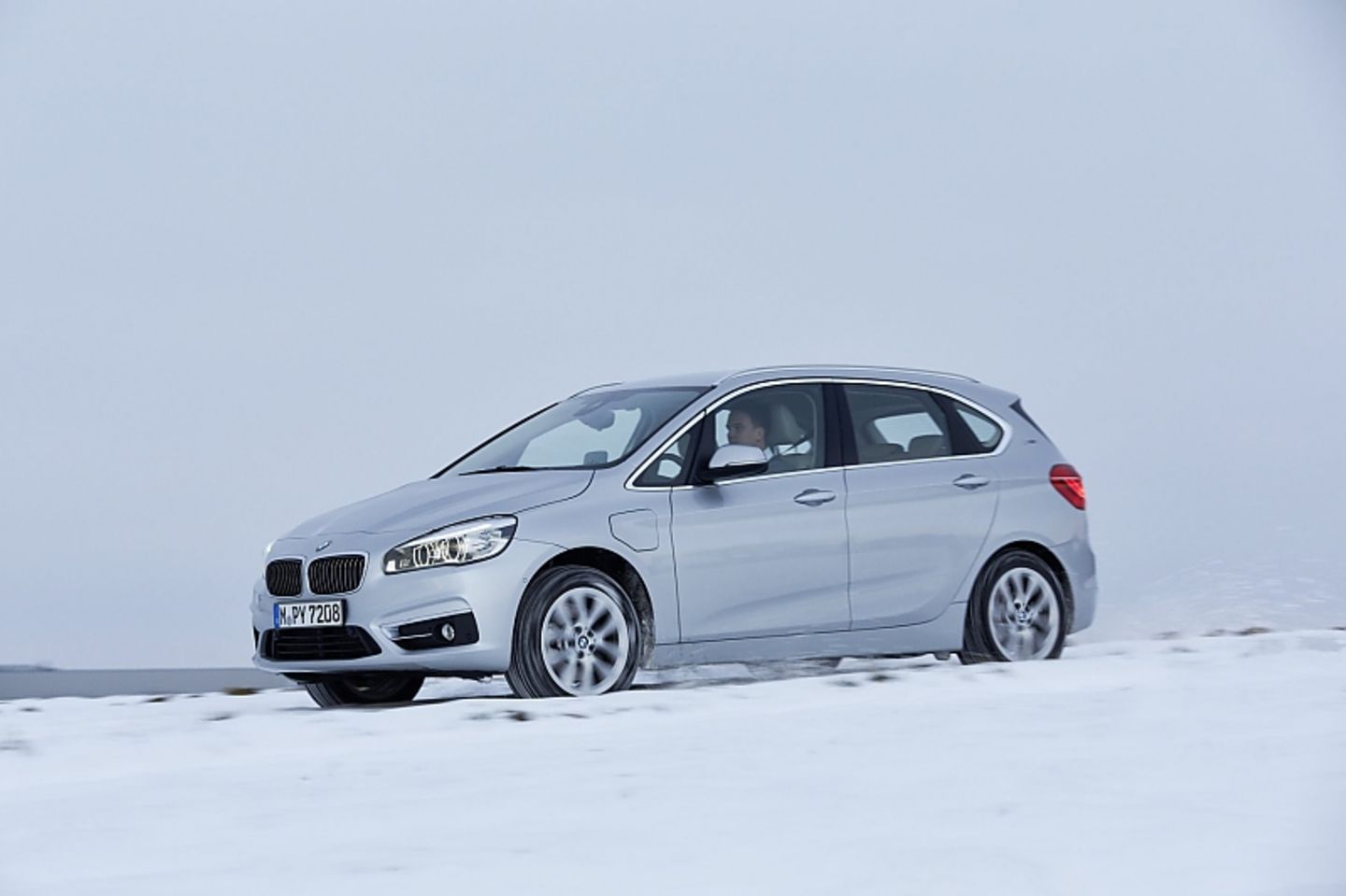 BMW 225xe Active Tourer - kann auch auf rutschiger Fahrbahn überzeugen