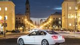BMW 330e - von außen nur durch die zweite Tankklappe zu erkennen