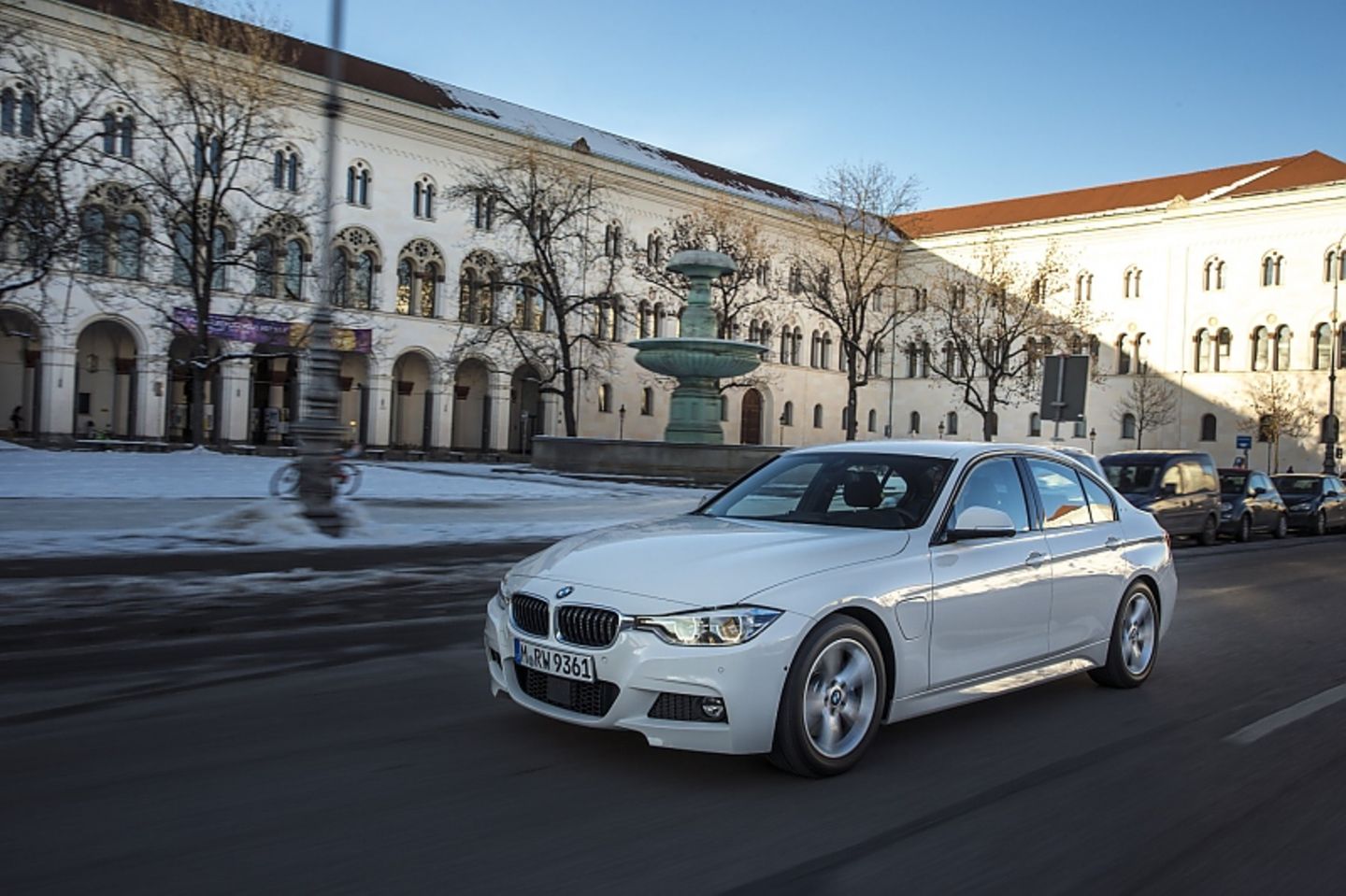 BMW 330e - der Bayer wiegt stattloche 1735 kg