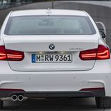 BMW 330e - ungewöhnliches Signet am Heck