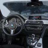 BMW 330e - das Cockpit des Bayern