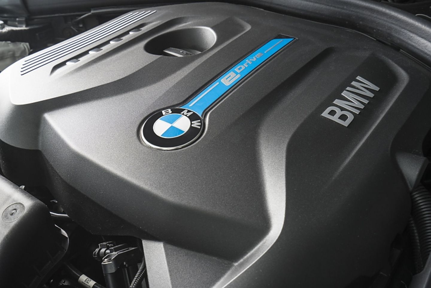 BMW 330e