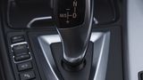 BMW 330e - unten werden die drei E-Modi durchgeschaltet