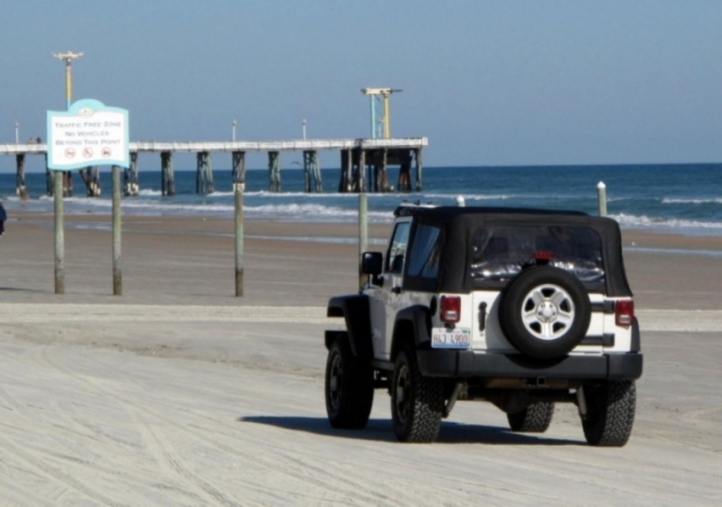 Der Daytona Beach ist auch für Autos geöffnet. Der Daytona Beach ist auch für Autos geöffnet.