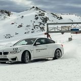 So ein Winter-Fahrertraining kostet rund 1.500 Euro