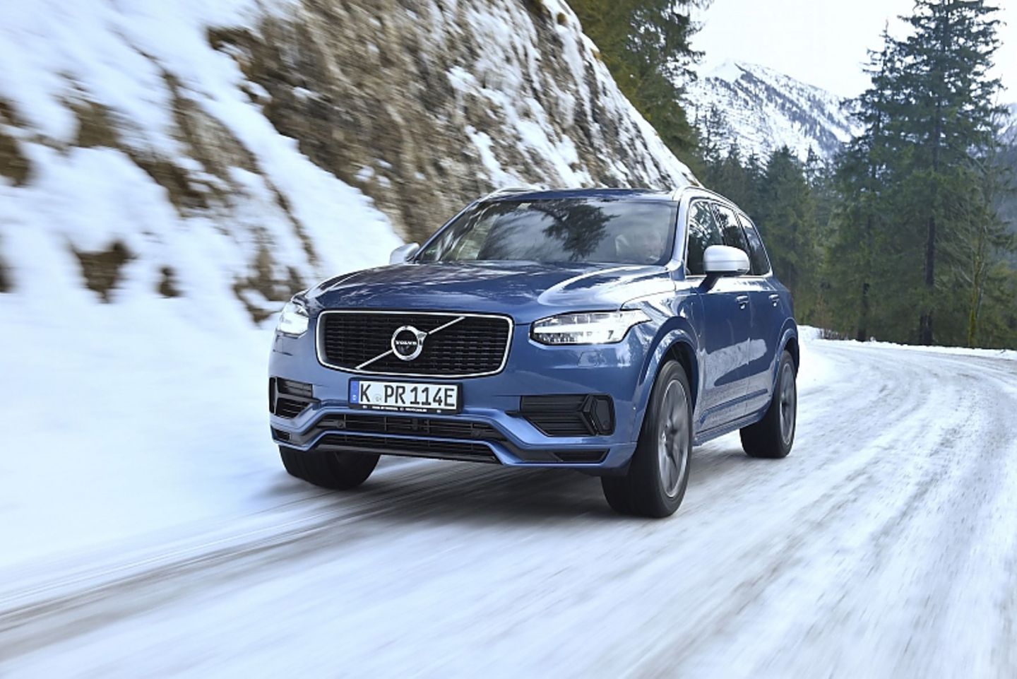 Nach nur 5,6 Sekunden erreicht der Volvo XC90 T8 Twin Engine die 100-km/h-Marke