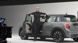 Minis Super Bowl 50 Commercial trägt den Titel "Defy Labels" (dt. widersetze Dich den Klischees)