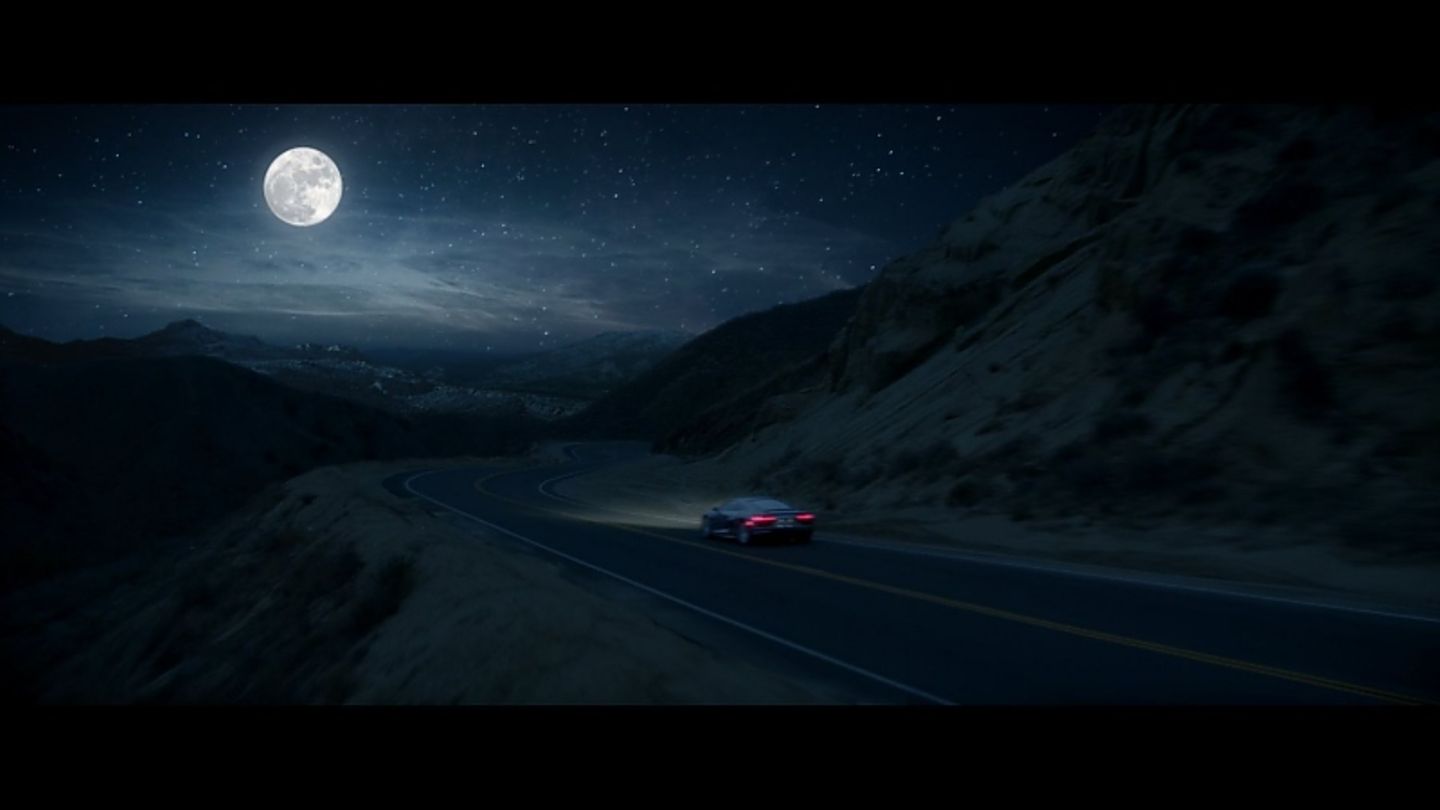Im Audi-Spot inspiriert ein R8 V10 plus den Astronauten
