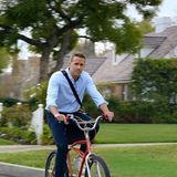 In der Hyundai-Werbung ist Ryan Reynolds mit dem Rad unterwegs