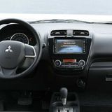 Viel Hartplastik: Das Cockpit des Mitsubishi Space Star