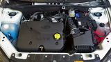 Der 1,6 Liter große Vierzylinder-Benzinmotor des Lada Kalina Cross.