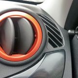 Die Seitenspiegel werden manuell justiert.