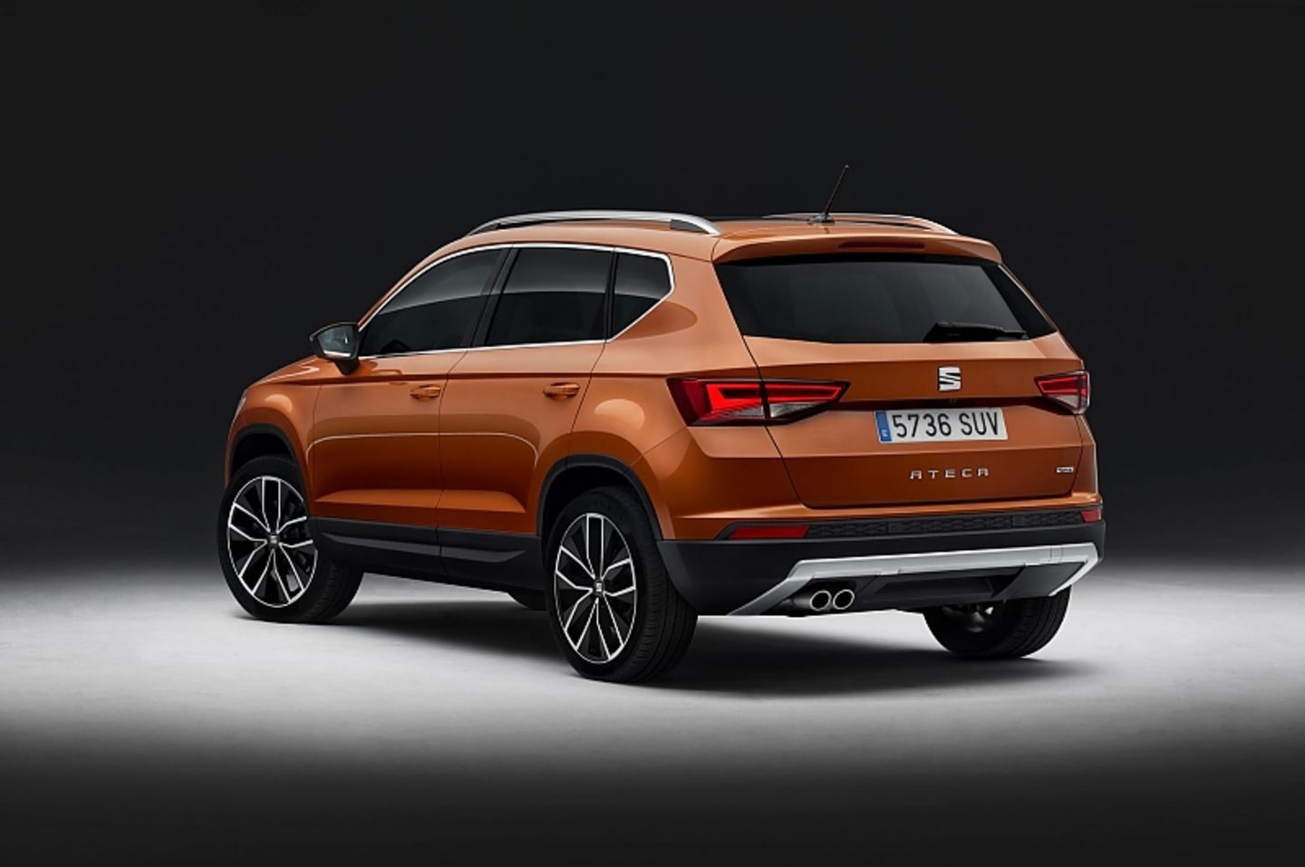 und von hinten ist er nicht wirklich von einem VW Tiguan zu unterscheiden.