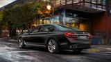 Der BMW M 760 Li xDrive ist nur mit langem Radstand zu bekommen