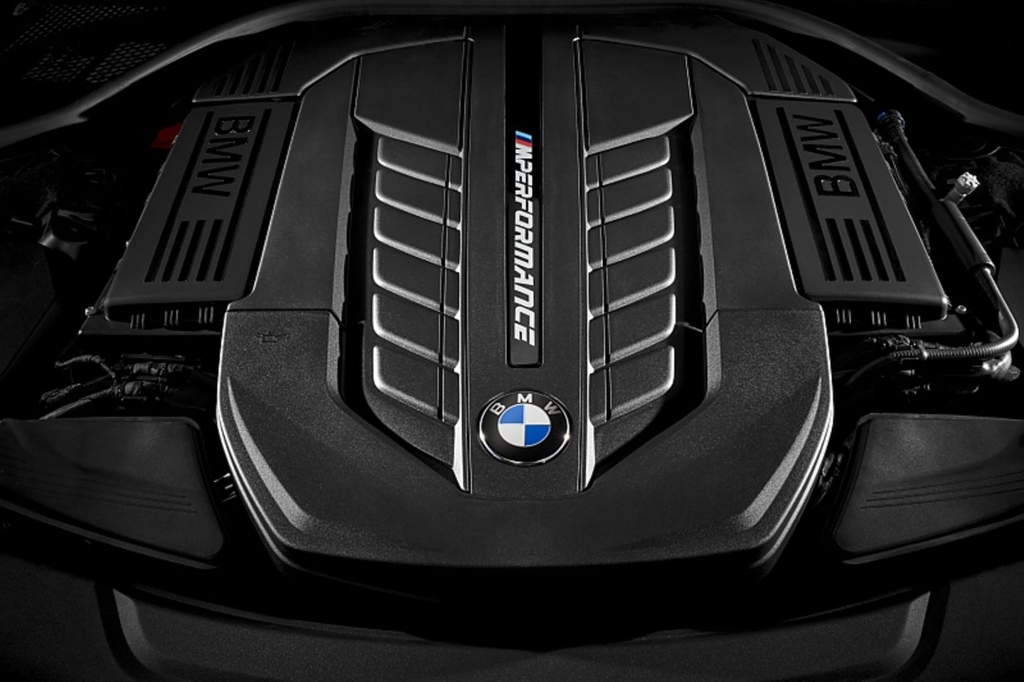BMW M 760 Li xDrive - 600 PS und 800 Nm