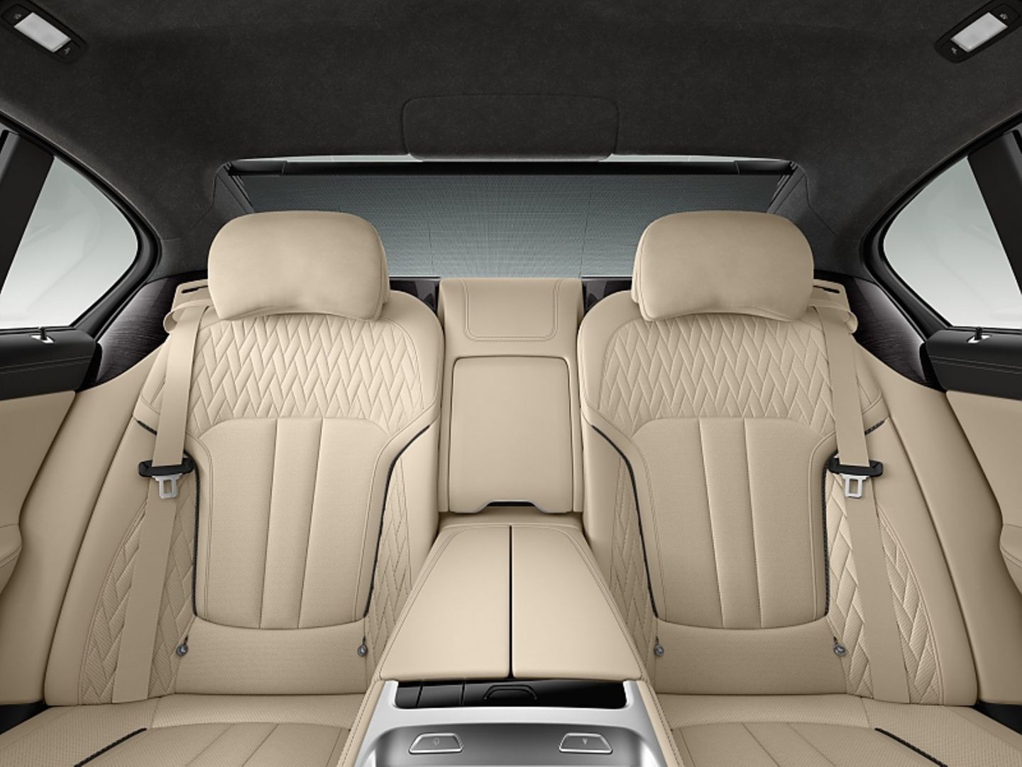 BMW M 760 Li xDrive - viel Platz im edlen Fond