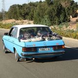 Keine Seltenheit: Ein vollbesetztes Taxi in Marokko.