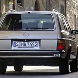 Ein schöner Rücken entzückt das Publikum: Die Gestaltung des "Stationswagens" als Kombi-Version der Mercedes-Benz Baureihe 123 w