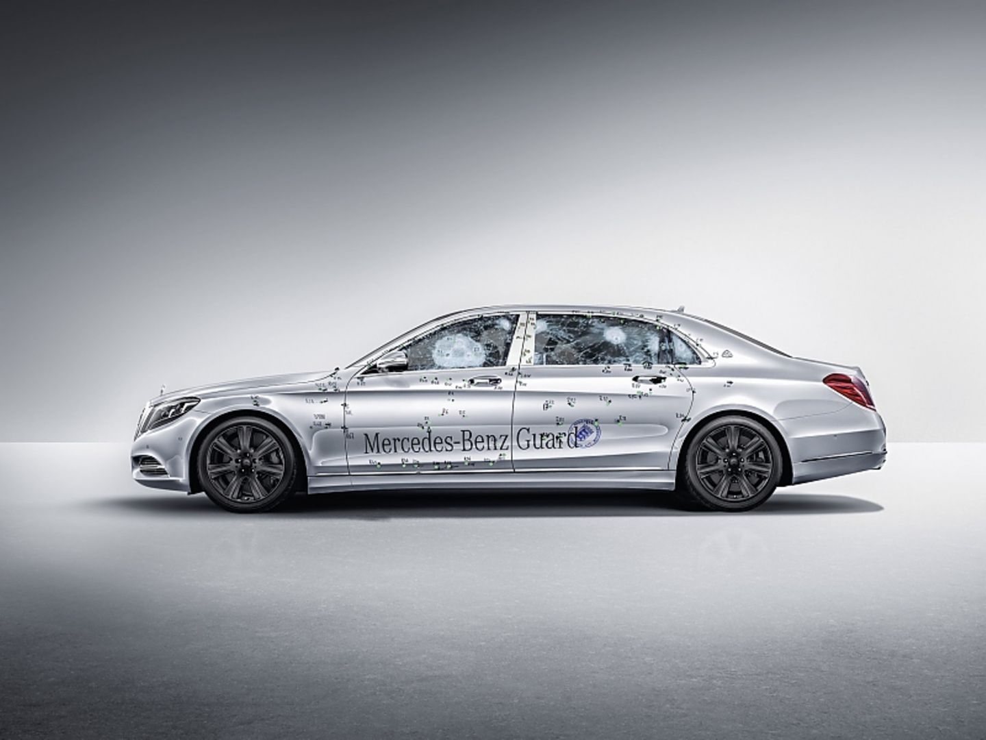 Mercedes Fahrertraining für Panzerlimousinen - vom Beschussamt Ulm hart rangenommen