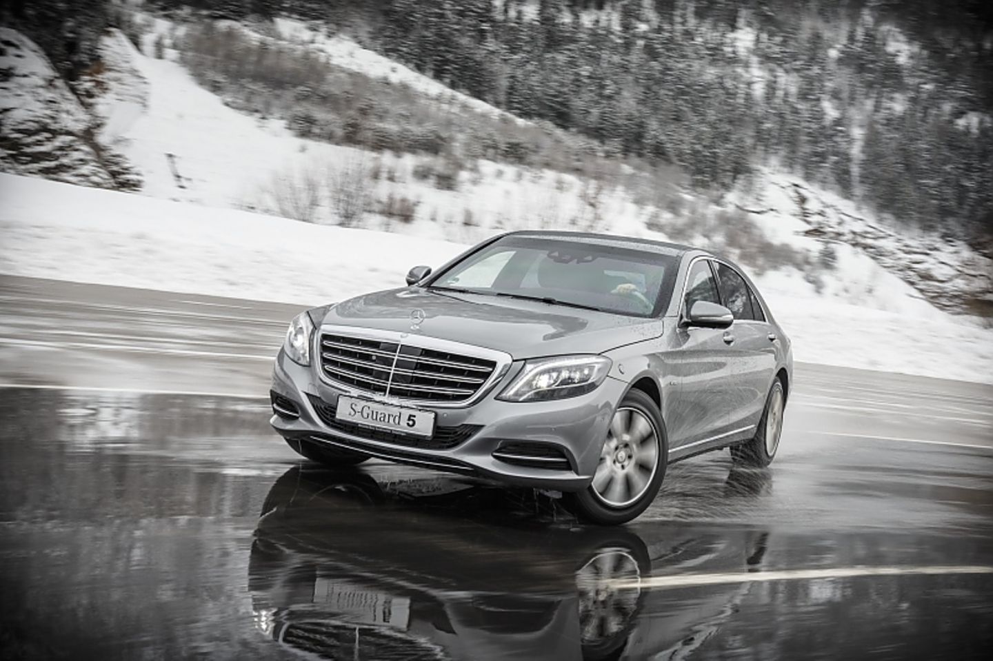 Mercedes Fahrertraining für Panzerlimousinen