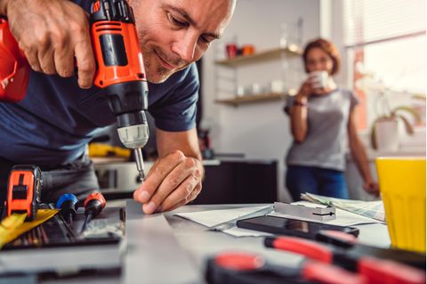 Mit diesen Tipps vermeiden Sie Ärger mit Handwerkern.