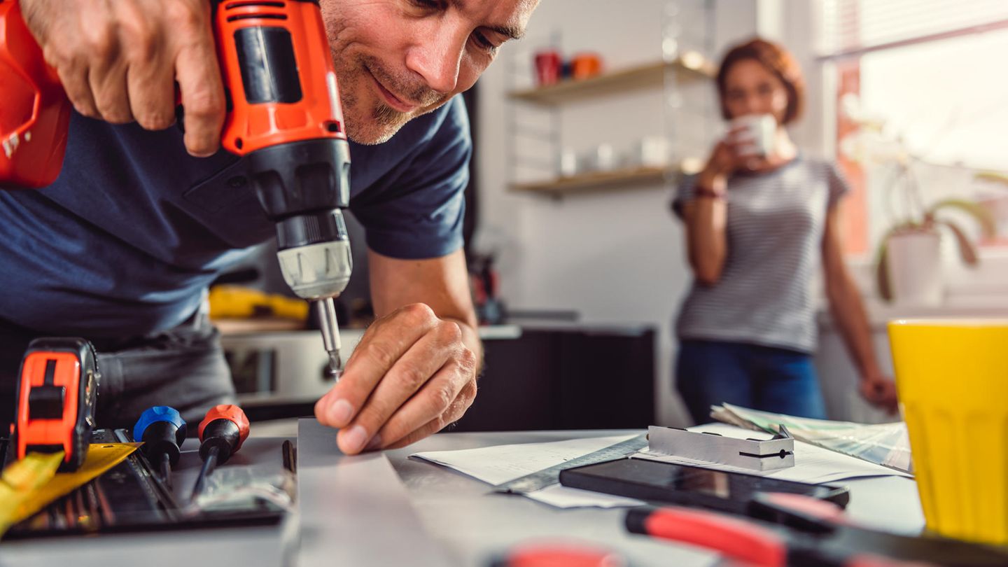 Mit diesen Tipps vermeiden Sie Ärger mit Handwerkern.