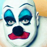 "Performer" von Sam Fielding: Eine Hommage an die Kreaturen der Nacht