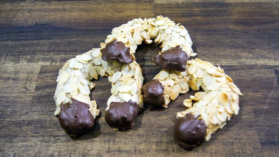 Klassiker selber machen: Besser als vom Bäcker - Mandelhörnchen selber machen