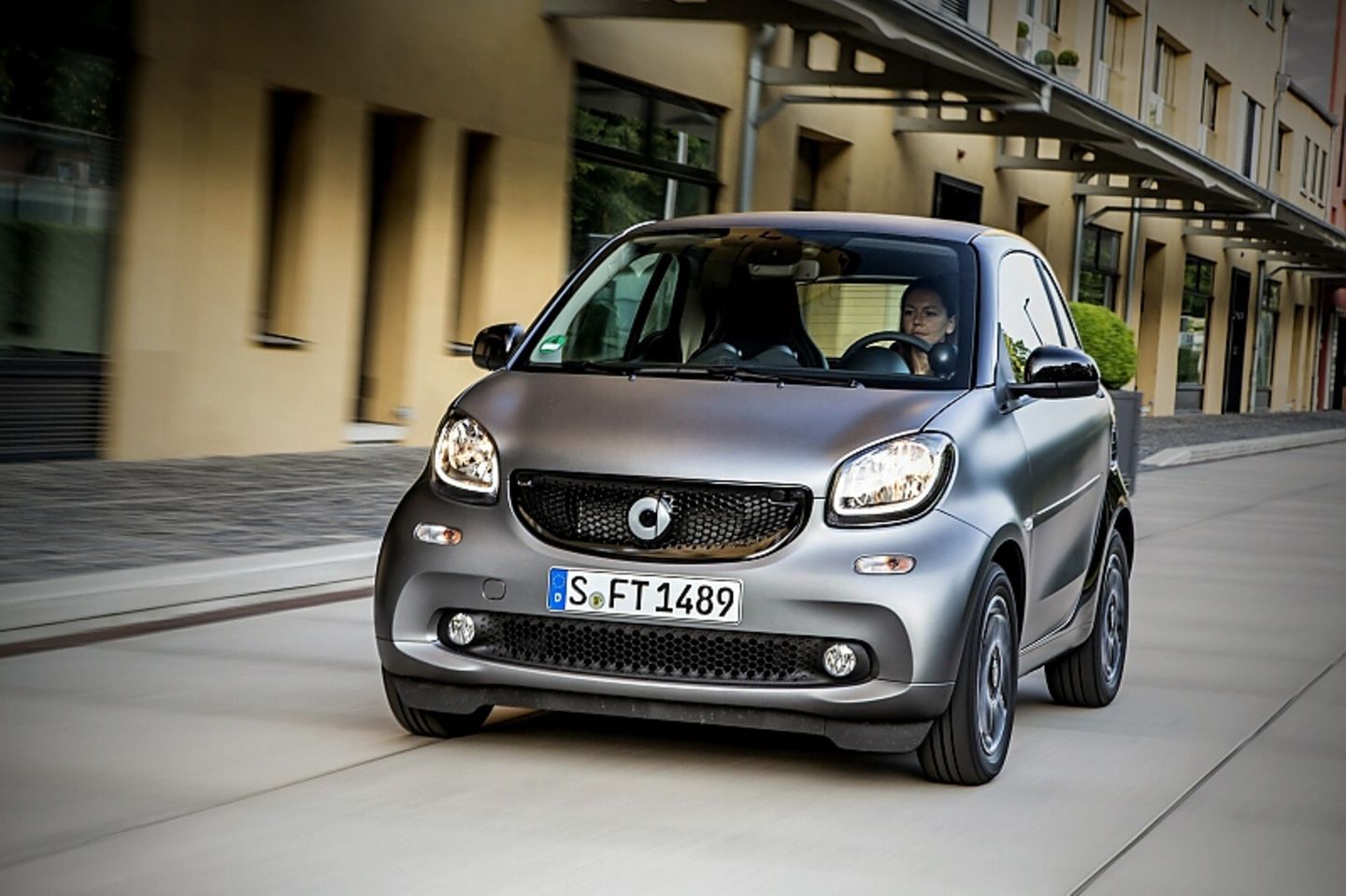 Den Smart wird es bald als Elektromobil geben
